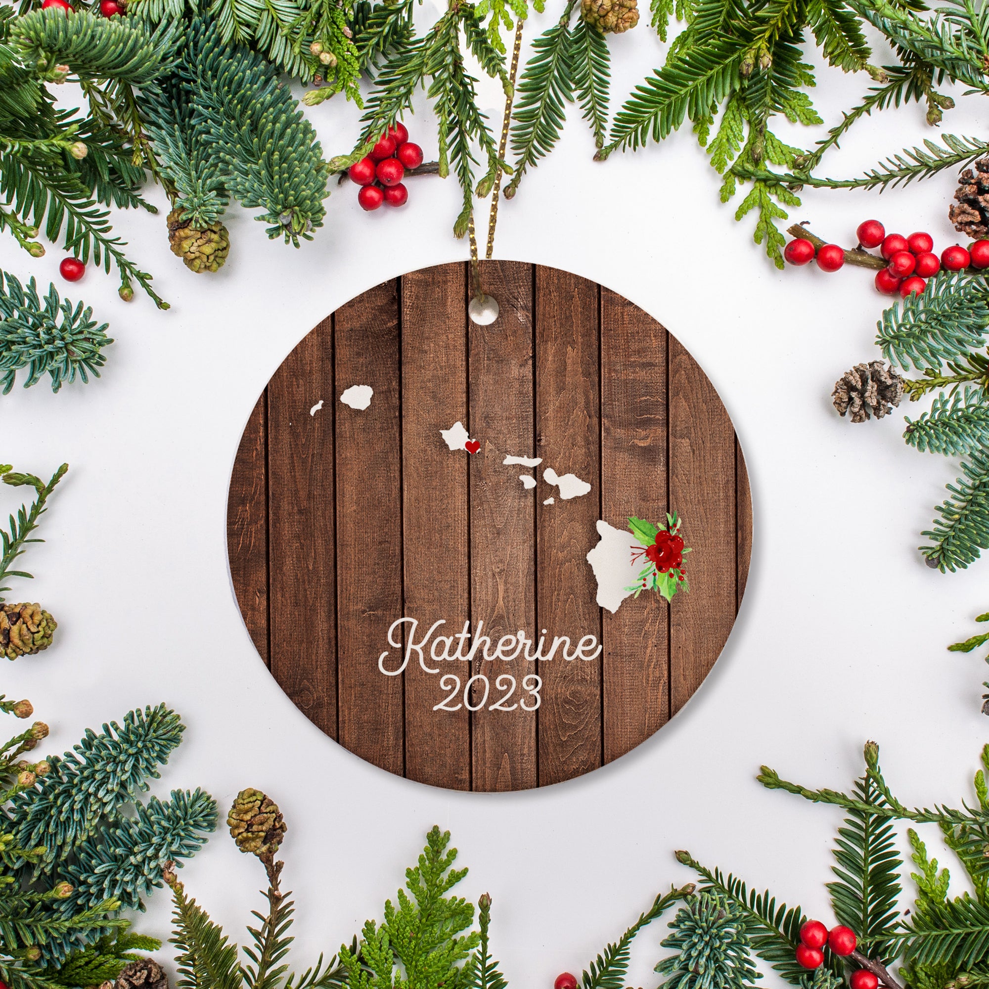 Hawaii state christmas ornament. Personalized with your name, city, and year. Ceramic keepsake ornament with a gold hanging string. Great for a college student, new home owners, just moved, or vacation memory