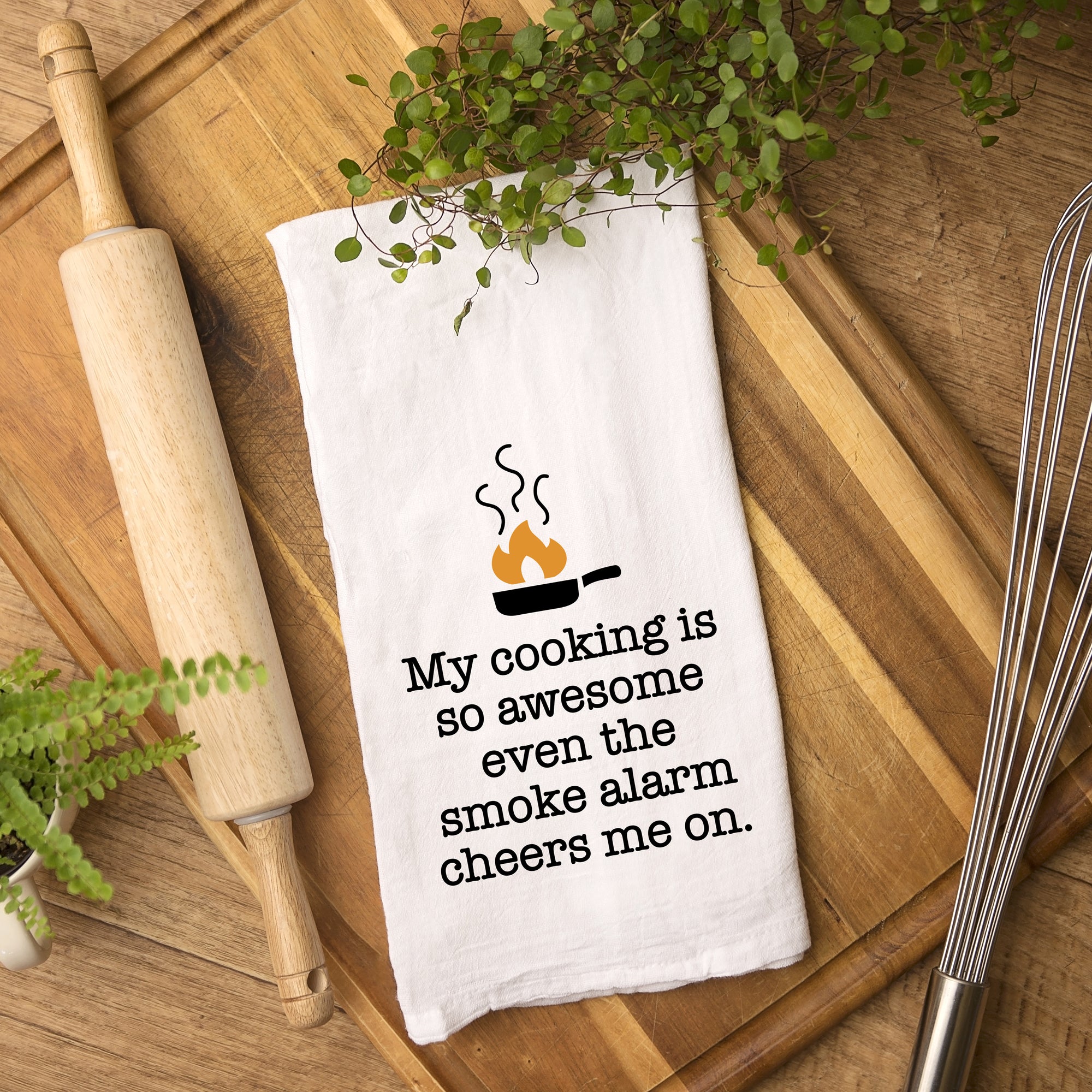 "My cooking is so awesome even the smoke alarm cheers me on" tea towel, PIPSY.COM